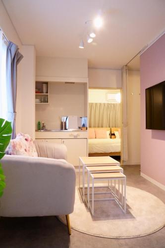 Liaison Court Universal Gateway