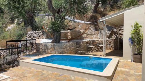La Strade Apartments, Adults Only with Private Pool, Katávolos