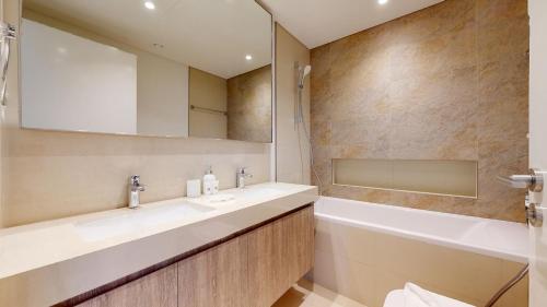 Primestay - Downtown Views 2 2BR with Burj Khalifa View - image 8