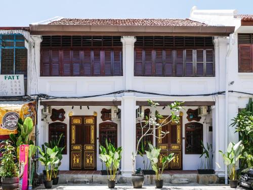Carnarvon Antique Loft, George Town