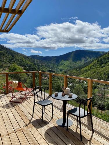 Casa Raposa Lodges - Terrace Mountain View - Accommodation - Manteigas