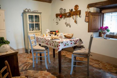Ēdiens un dzērieni, Casa storica Austis, Sardegna in Austis