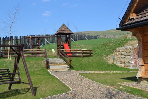 Spēļu laukums, Sokolisko - pensjonat agroturystyczny in Wysoczany