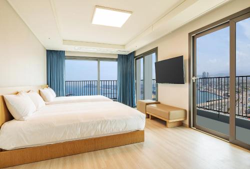 Panorama Ocean View Premier Double Twin