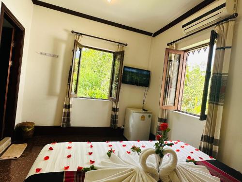 Deluxe Double Room with Balcony image 9