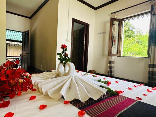 Deluxe Double Room with Balcony image 8