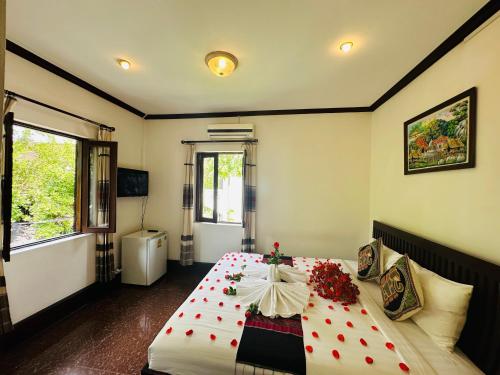 Deluxe Double Room with Balcony image 7