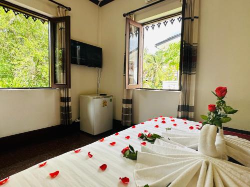 Deluxe Double Room with Balcony image 4
