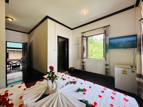 Deluxe Double Room with Balcony image 1