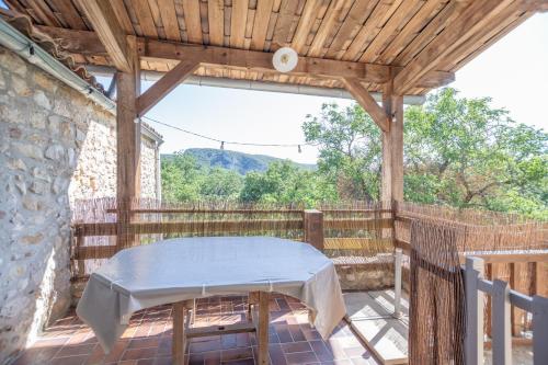 Maison L'Ibie - Avec vue sur la montagne - Location saisonnière - Vallon-Pont-d'Arc