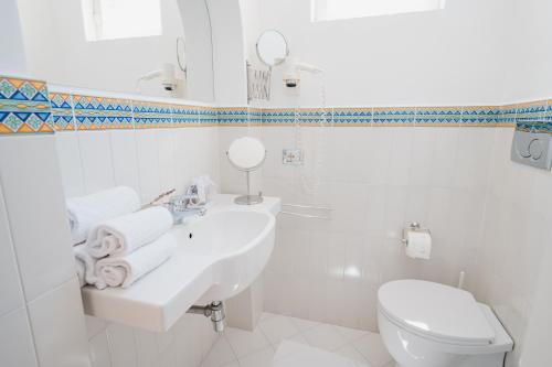 Four-Bedroom Villa image 10