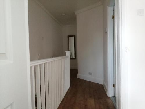 Lovely 3 Bedrooms Flat Near Romford Station With Free Parking