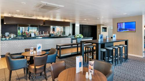 Holiday Inn Express Leigh - Sports Village an IHG Hotel - image 4