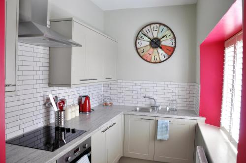 Bove Town House Apartments - image 5