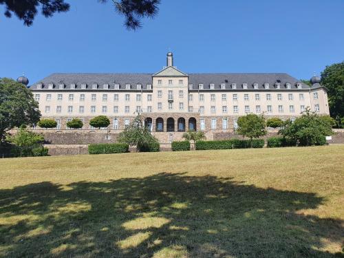 Kardinal Schulte Haus - Hotel - Bergisch Gladbach