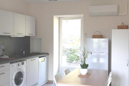 Maison au calme avec jardin et parking privé gîte à louer Albine