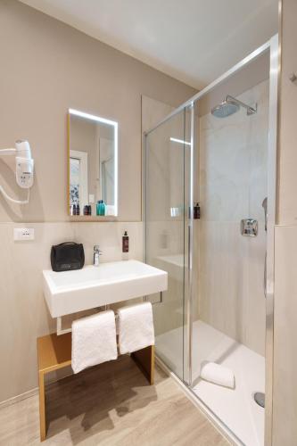 Standard Studio - Ground Floor image 10