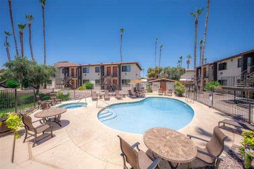 210 Fully Furnished 1BR Suite-Prime Location detail