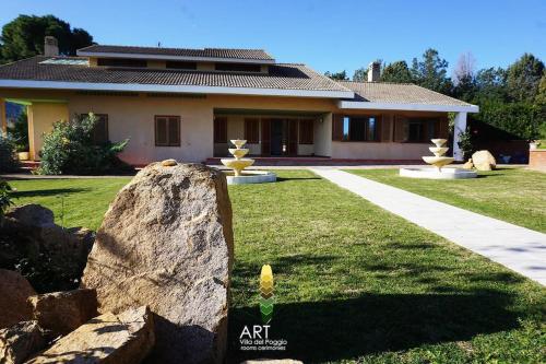  Art Villa del Poggio Villa Barbecue, Unterkunft in Capoterra