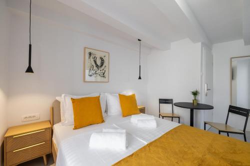 Miracolo di Mare Golden House