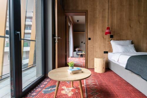 Hotel Nomad Room Type - Superior Family Room Street View