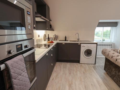 Exterior view, Brambles Apartment in Littlebeck