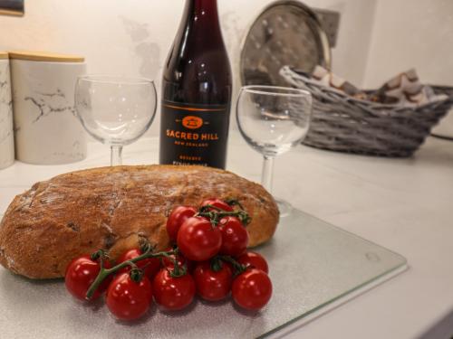 Exterior view, Brambles Apartment in Littlebeck