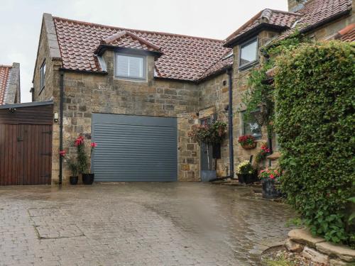 Exterior view, Brambles Apartment in Littlebeck
