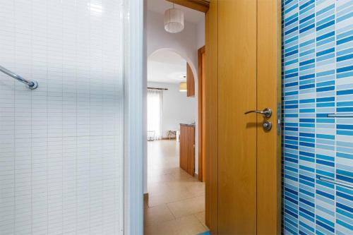 One-Bedroom Apartment image 7