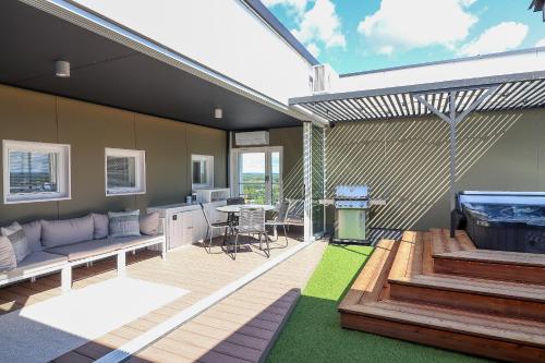 Prime Penthouse Central - jacuzzi and sauna