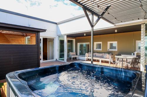Vista exterior, Prime Penthouse Central - jacuzzi and sauna in Pori