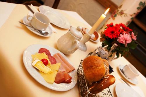Hotel Hahn - image 12