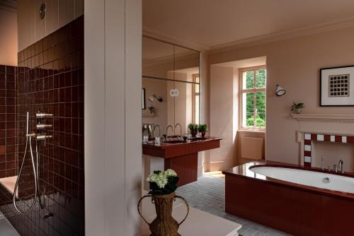Bathroom, Cowley Manor Hotel in Cheltenham