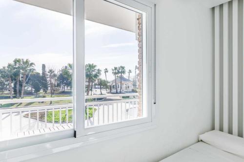 A&N Mediterranean Seafront Terrace Torre del Mar - image 5