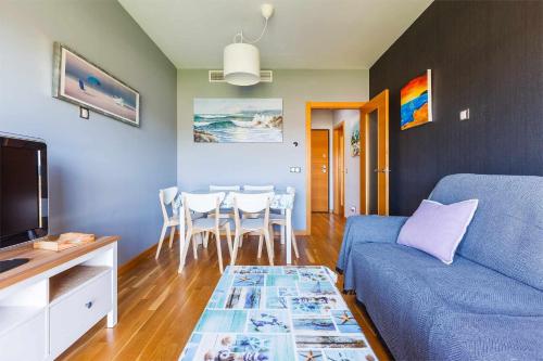 A&N Coastal Comfort Apartment with Pool & Parking - image 3