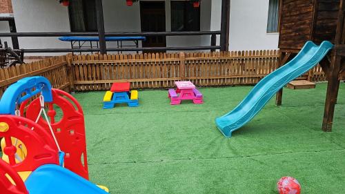 兒童遊樂場, Casa Andreea in 弗拉辛