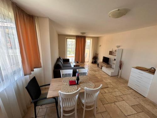 Nana apartment in Kaliakria resort in كافارنا