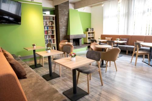 Shared lounge/TV area, Jugendherberge Hamburg Horner Rennbahn in Billstedt