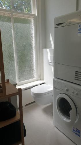 Amsterdam - Bright, canal-side, central, renovated 1BR, Amsterdam (zdjęcie 7)