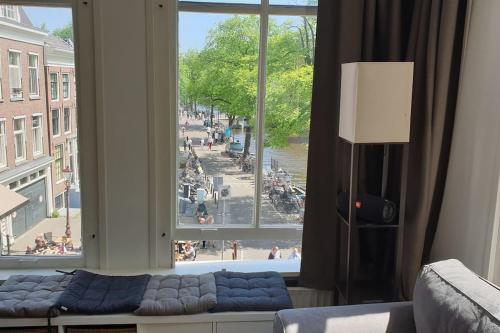 Amsterdam - Bright, canal-side, central, renovated 1BR, Amsterdam (zdjęcie 9)