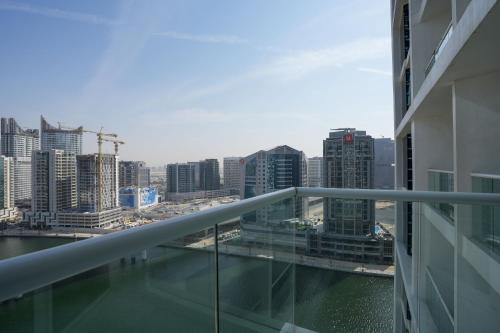 White Sage - Fancy Studio With Mesmerizing Canal Views, Dubai (Foto 6)