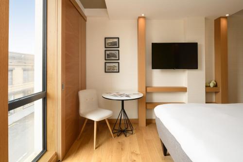 Market Street hotel - image 9