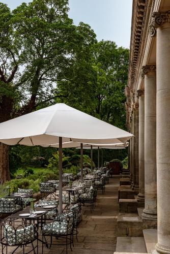 Cowley Manor Hotel - image 4