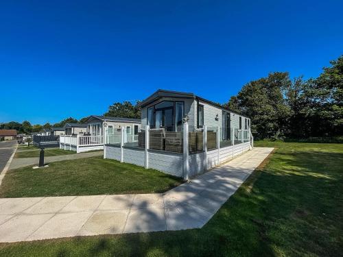 Beautiful Caravan With Decking At Carlton Meres Park, Suffolk Ref 60009cl