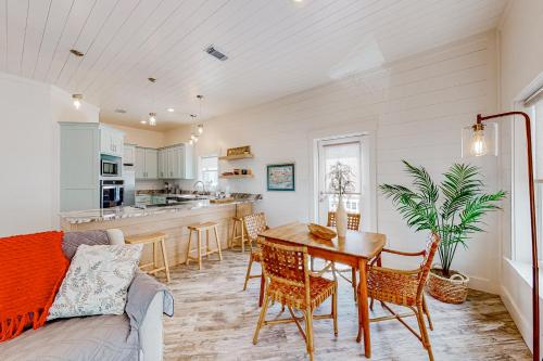 Yellow Rose – Gulf Shores, AL