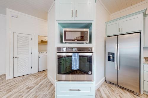 Yellow Rose – Gulf Shores, AL
