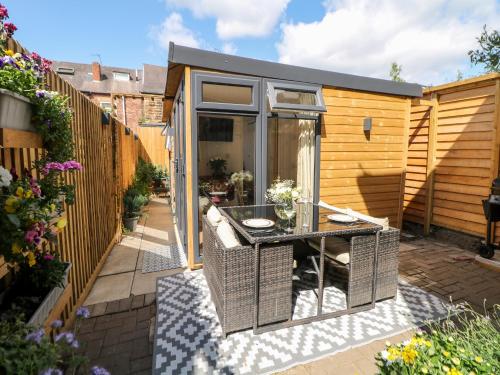 Garden Suite gîte à louer Dronfield Railway Station