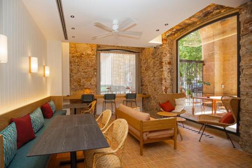 Їжа та напої, Port Plaza Apartments in Таррагона