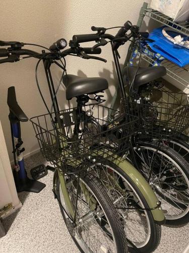 箱根湯本から一駅。大正〜昭和の家具に囲まれた、緑香るウッドテラスのある宿。高台から小田原の街を一望  箱根湯本から一駅。大正〜昭和の家具に囲まれた、緑香るウッドテラスのある宿。高台から小田原の街を一望