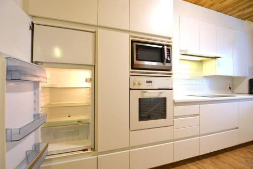 One-Bedroom Apartment image 5